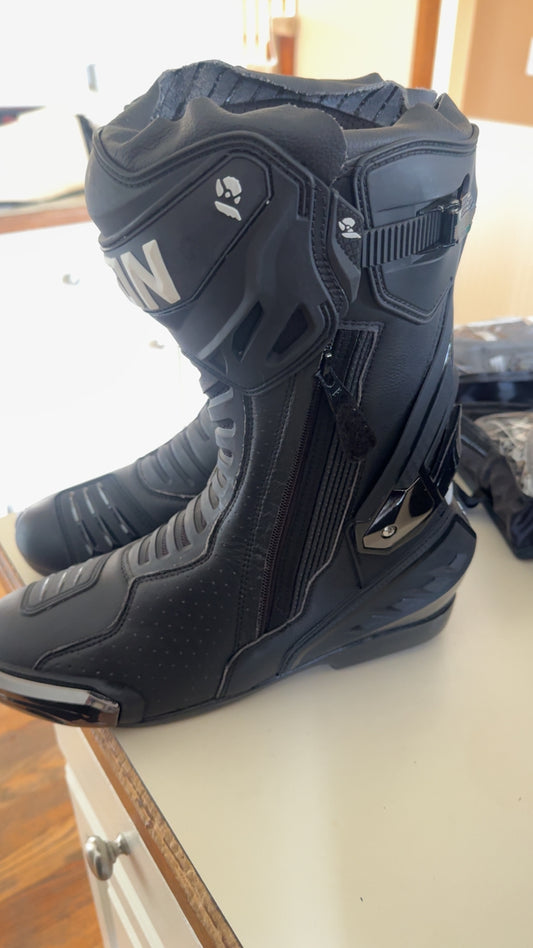 Bison Thor 1 Motorcycle Boot Size 10 US (used)